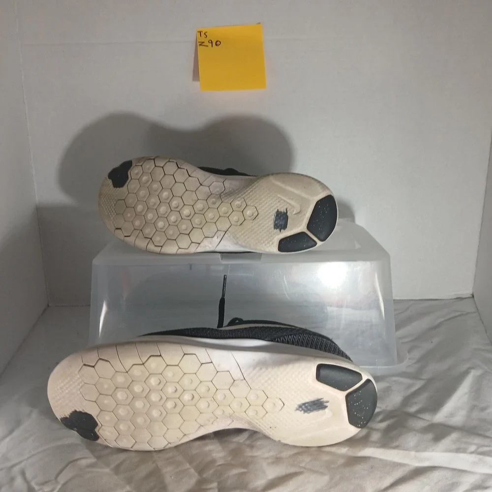 Nike Flex Experience RN 8 Black‎ White Running Shoes Women's Size 6